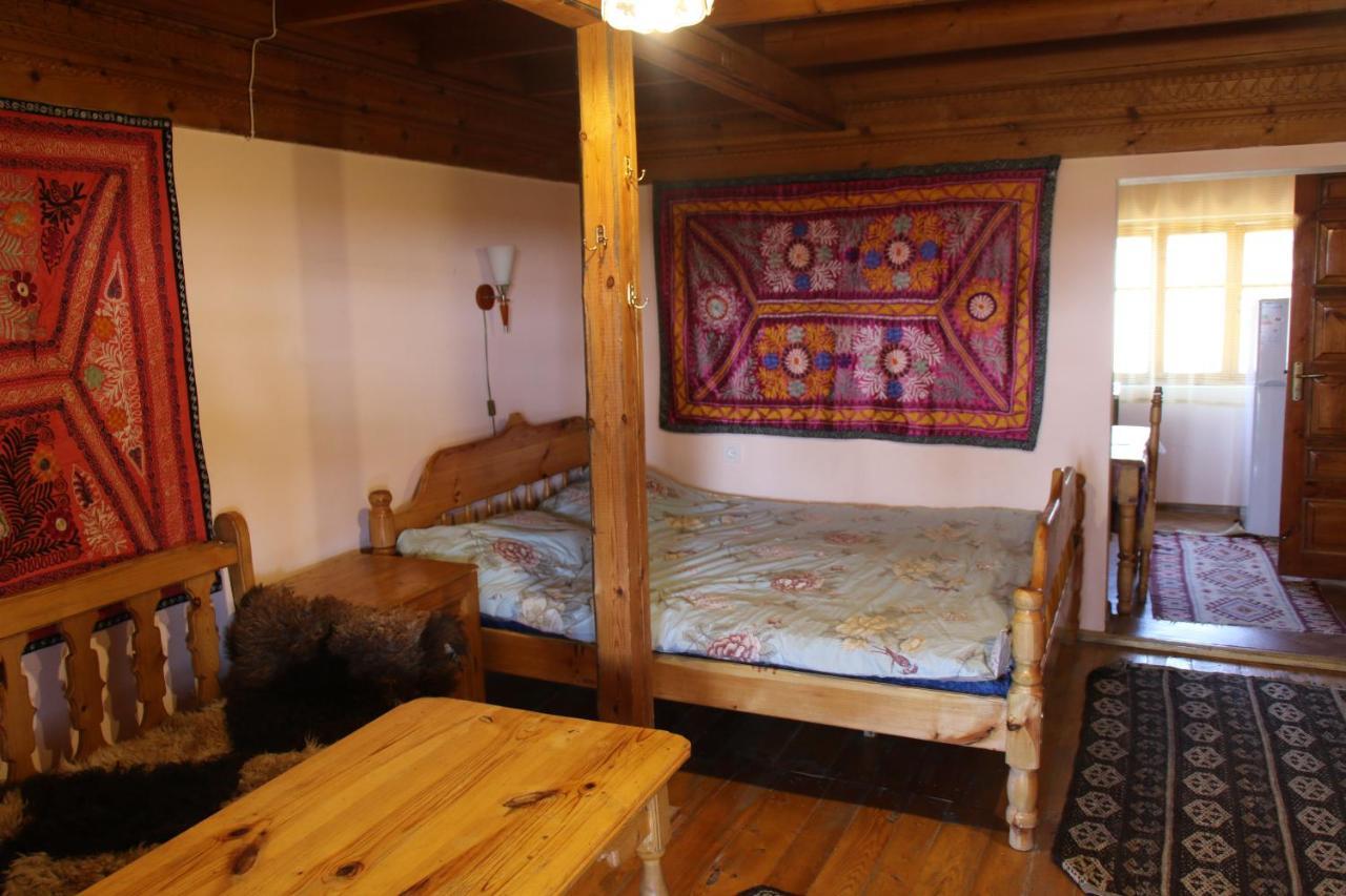 Ethno Guest House Caravan Tamchy Eksteriør billede